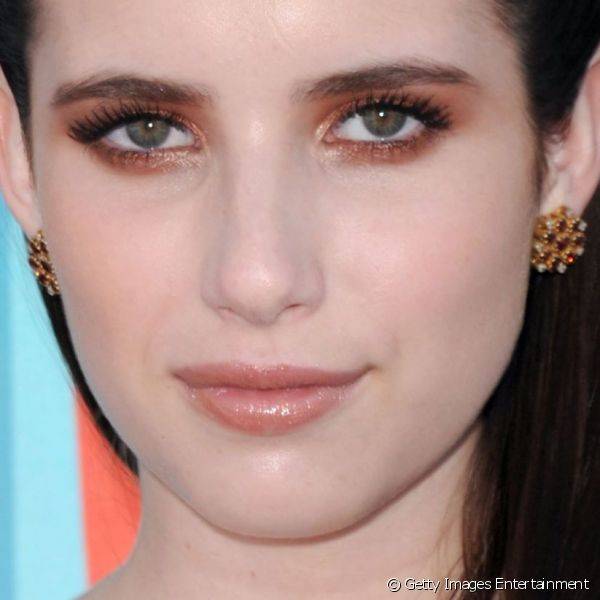 O olho carregado de sombra acobreada é a cara do verão e foi usado pela atriz no Teen Choice Awards 2010, quando ela ainda sustentava madeixas morenas